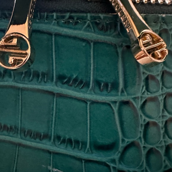 HOST PICK 🍀🎀🍀Segolene en Cuir Embossed Croc Bag Sling Bag or Shoulderbag🎀🍀 - Picture 4 of 15